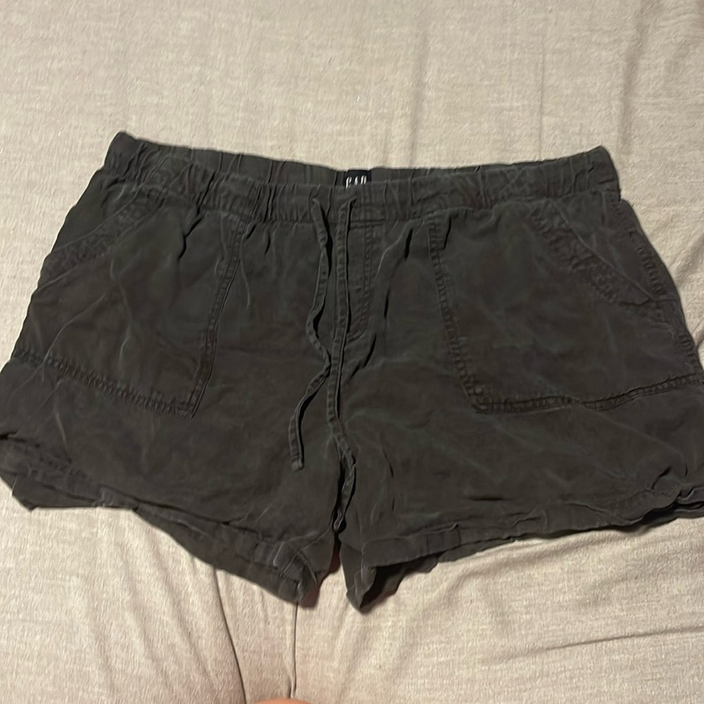 GAP black shorts